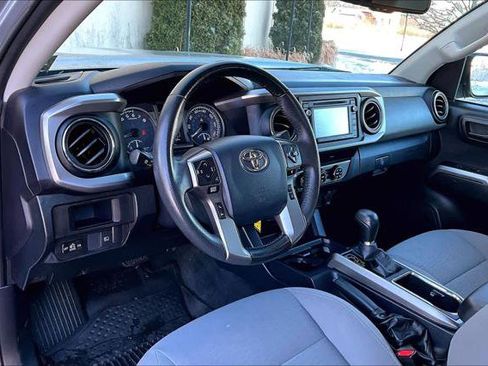 Certified 2019 Toyota Tacoma SR5 image 18