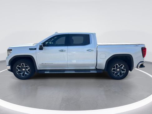 Used 2022 GMC Sierra 1500 SLT w/ SLT Premium Plus Package AWD/4WD image 5