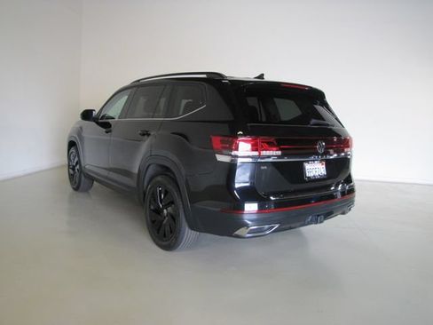 Used 2024 Volkswagen Atlas SE FWD image 24