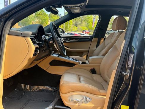 Used 2018 Porsche Macan image 25