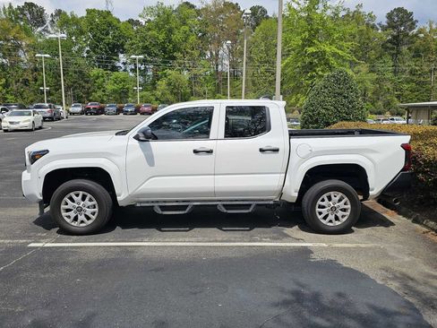 Used 2024 Toyota Tacoma SR image 4