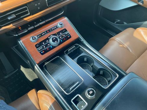 Used 2020 Lincoln Aviator Reserve w/ Equipment Group 202A AWD/4WD image 26