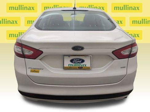 Used 2016 Ford Fusion SE FWD image 28