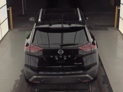Used 2023 Nissan Rogue SL image 10