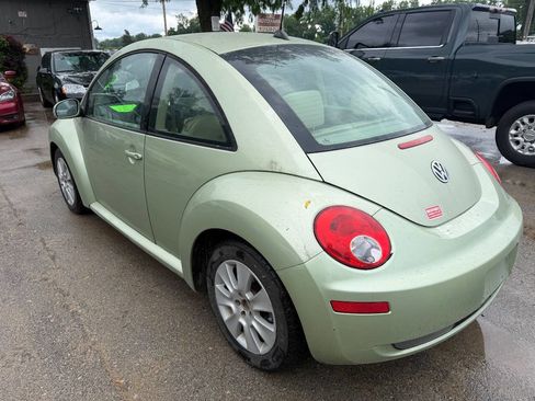 Used 2008 Volkswagen Beetle S FWD image 3