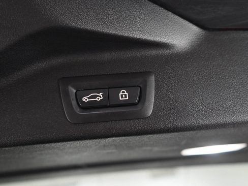 Used 2021 BMW X5 xDrive40i AWD/4WD image 19