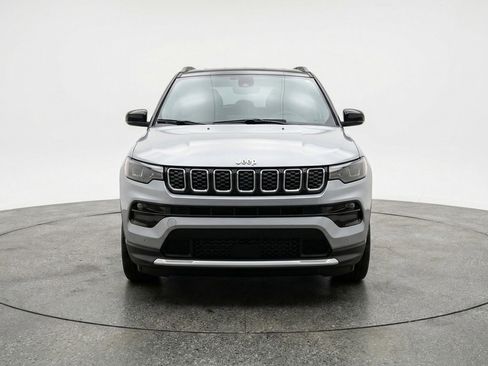 Used 2025 Jeep Compass Limited image 2