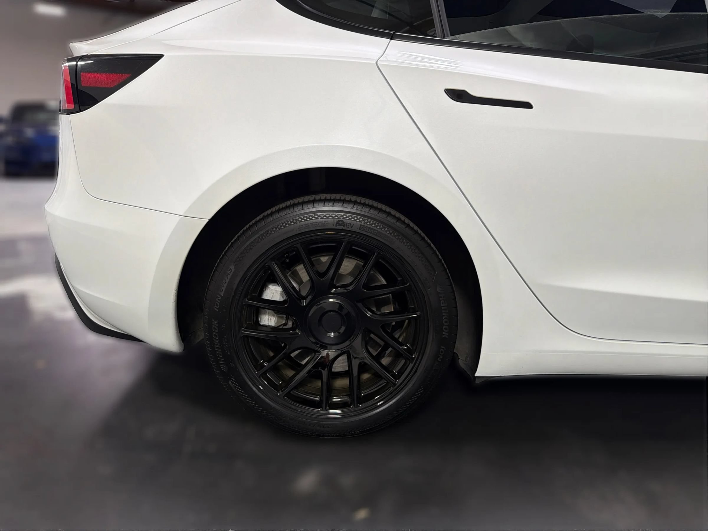 Used 2025 Tesla Model 3 Long Range AWD/4WD image 18