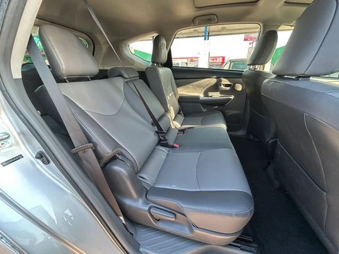 Used 2012 Toyota Prius V Five FWD image 17