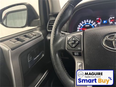 Used 2016 Toyota 4Runner SR5 image 7