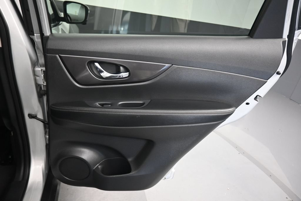 Used 2020 Nissan Rogue SV w/ Premium Package AWD/4WD image 39