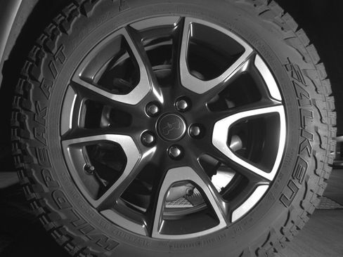 Used 2025 Jeep Compass Trailhawk image 14