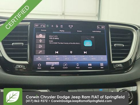 Certified 2023 Chrysler Pacifica Touring-L image 24