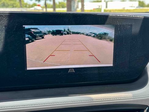 Used 2025 Buick Encore GX Avenir FWD image 31