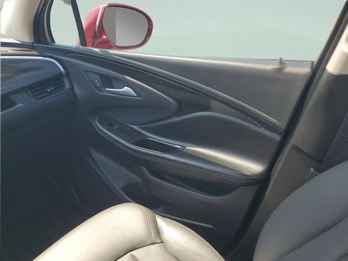 Used 2019 Buick Envision Essence FWD image 13
