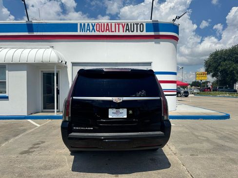 Used 2019 Cadillac Escalade ESV Luxury AWD/4WD image 27