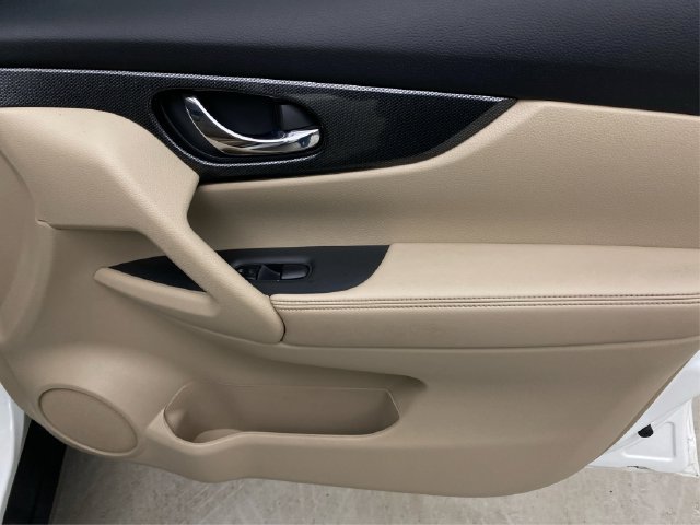 Used 2016 Nissan Rogue SL w/ SL Premium Package AWD/4WD image 28
