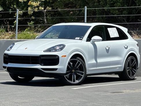 Used 2022 Porsche Cayenne Turbo AWD/4WD image 1