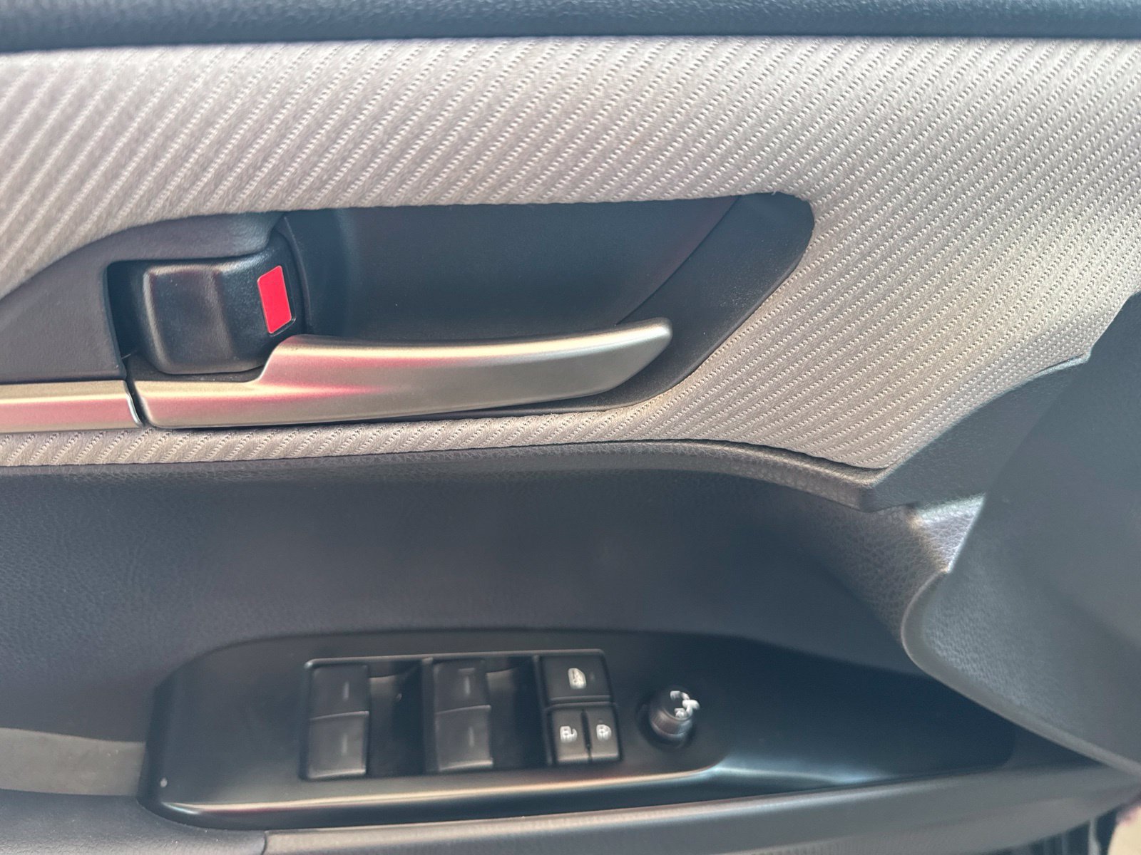 Used 2026 Toyota Camry SE w/ Multimedia Upgrade Package FWD image 5