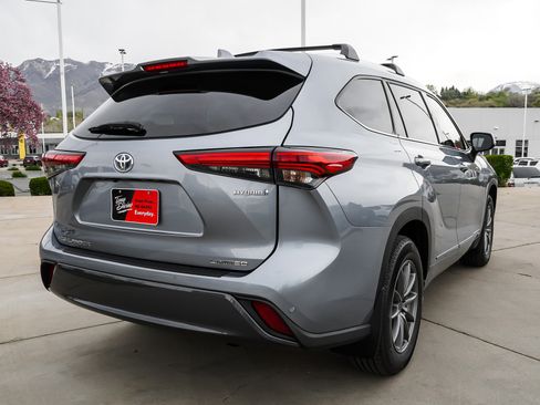 Used 2023 Toyota Highlander Limited image 8