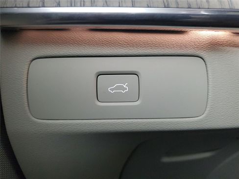 Certified 2025 Volvo XC90 B5 Plus w/ Protection Package AWD/4WD image 34