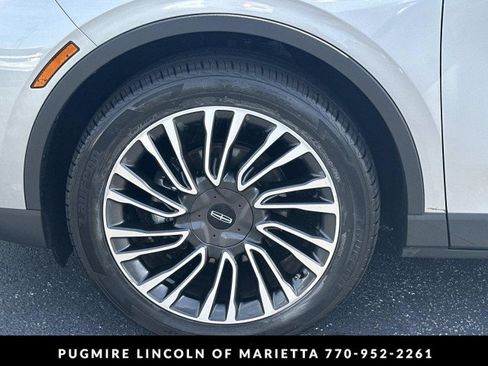 Used 2021 Lincoln Corsair Reserve FWD image 11
