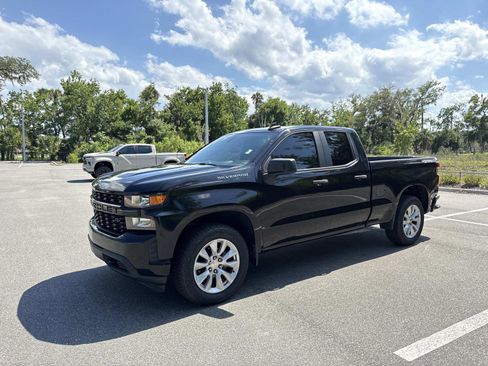 Used 2020 Chevrolet Silverado 1500 Custom w/ Custom Value Package AWD/4WD image 7