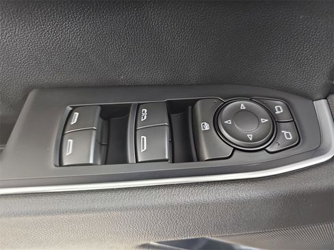 Used 2025 GMC Sierra 1500 Elevation image 31