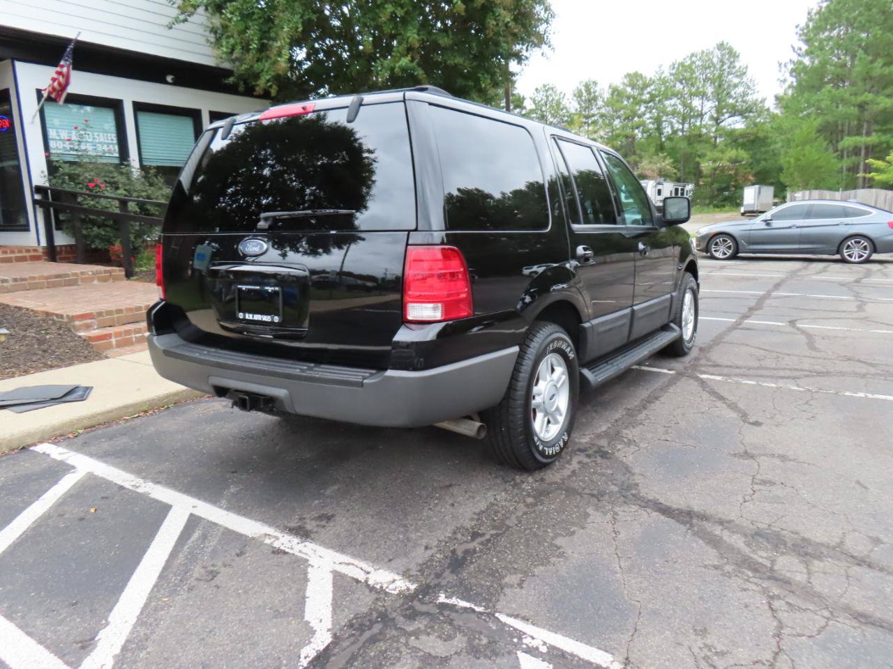 Used 2004 Ford Expedition XLT AWD/4WD image 7