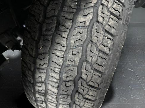 Used 2024 Chevrolet Colorado Z71 w/ Z71 Convenience Package 2 image 40