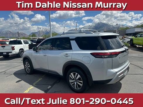 Used 2023 Nissan Pathfinder SL AWD/4WD image 8
