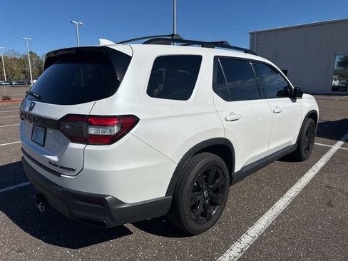 Used 2025 Honda Pilot Black Edition image 5