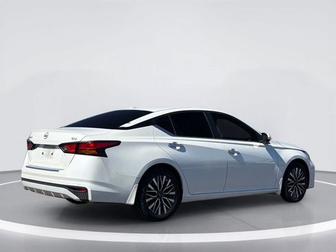 Used 2023 Nissan Altima 2.5 SV FWD image 4