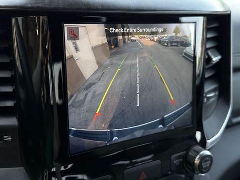 Used 2022 RAM 1500 Big Horn AWD/4WD image 18