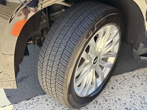 Used 2022 Cadillac Escalade ESV Luxury image 15