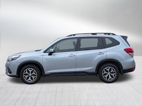 Used 2024 Subaru Forester Premium AWD/4WD image 4
