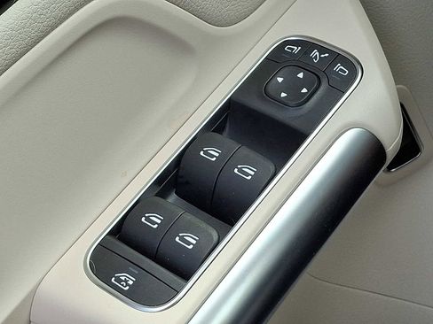 Certified 2025 Mercedes-Benz GLA 250 4MATIC image 24