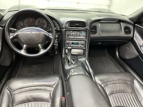 Used 2001 Chevrolet Corvette Convertible w/ Preferred Equipment Group2 image 4