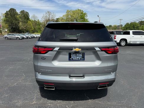 Used 2023 Chevrolet Traverse Premier FWD image 7