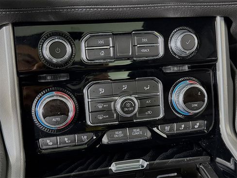 Used 2021 GMC Yukon Denali image 22