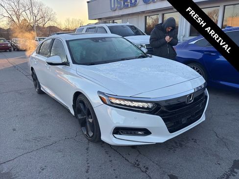 Used 2019 Honda Accord Touring image 1