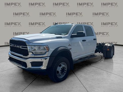 Used 2019 RAM 4500 Tradesman w/ Chrome Appearance Group RWD image 1