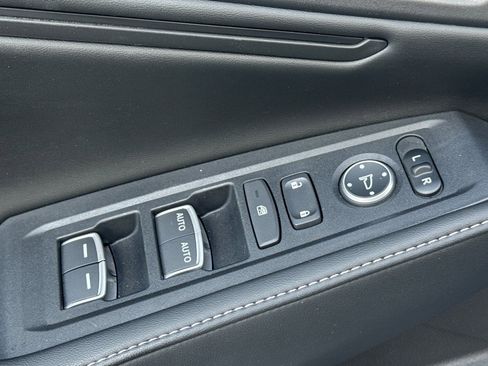 Used 2025 Honda Accord Sport image 12