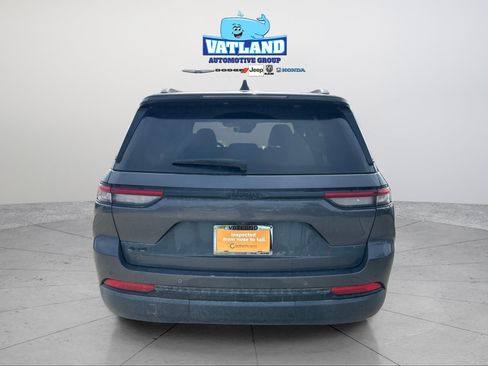 Certified 2025 Jeep Grand Cherokee Altitude AWD/4WD image 4