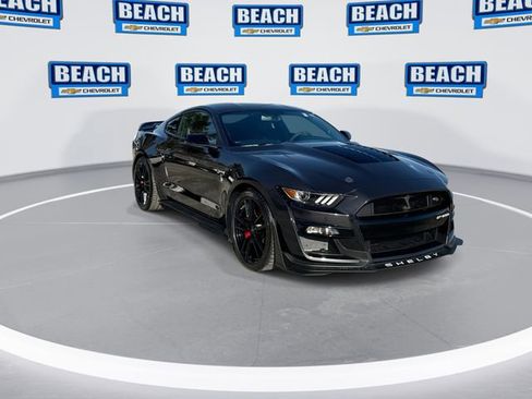 Used 2022 Ford Mustang Shelby GT500 w/ Technology Package RWD image 2