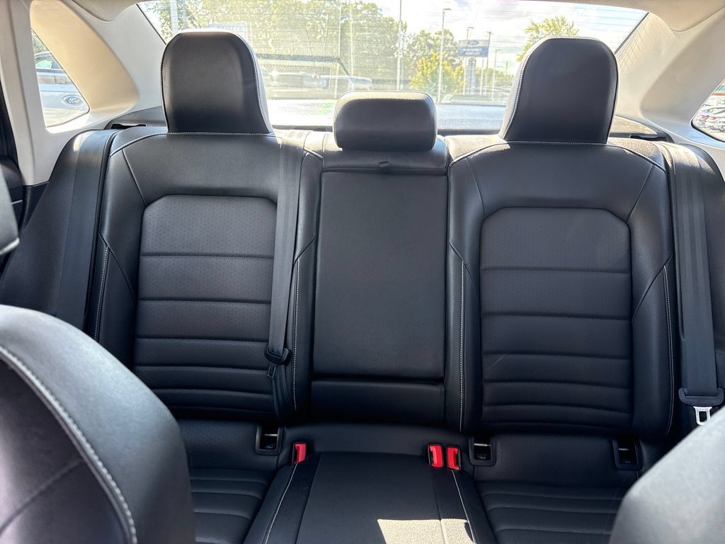 Used 2024 Volkswagen Jetta SE FWD image 40