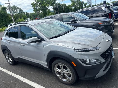 Used 2023 Hyundai Kona SEL AWD/4WD image 2