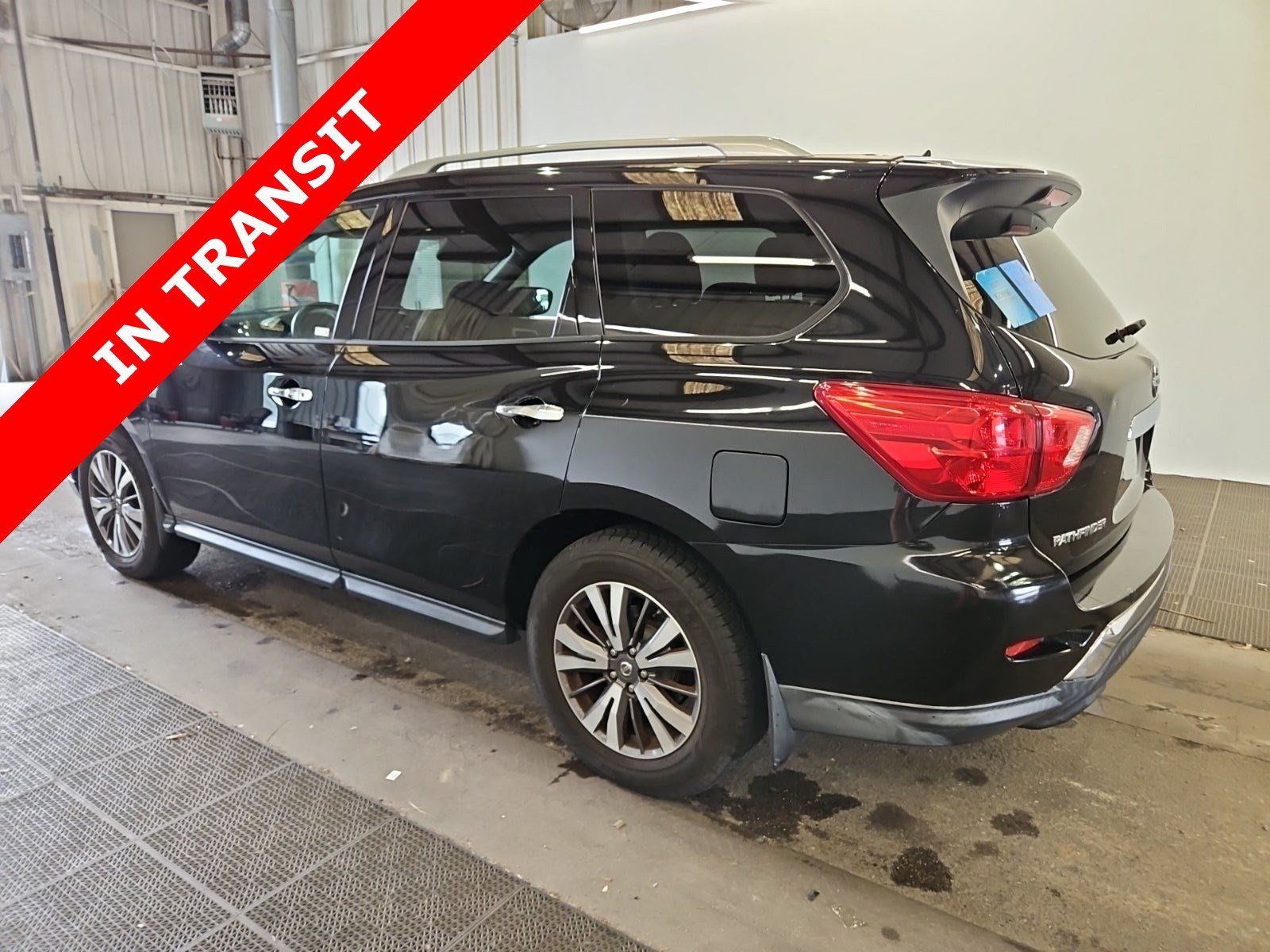 Used 2017 Nissan Pathfinder S AWD/4WD image 5