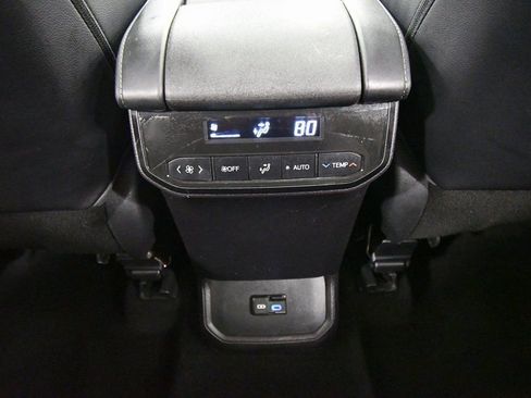 Used 2022 Toyota Highlander XLE image 15