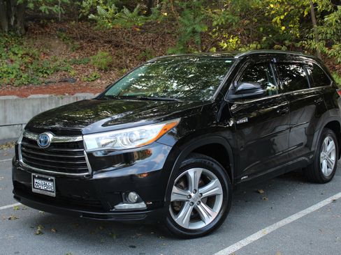 Used 2016 Toyota Highlander Limited Platinum image 2